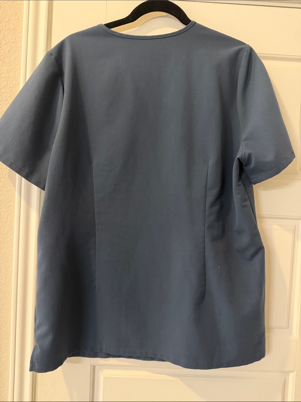 Figs Classic V-Neck Scrub Set in Slate Blue - Picture 3 of 5